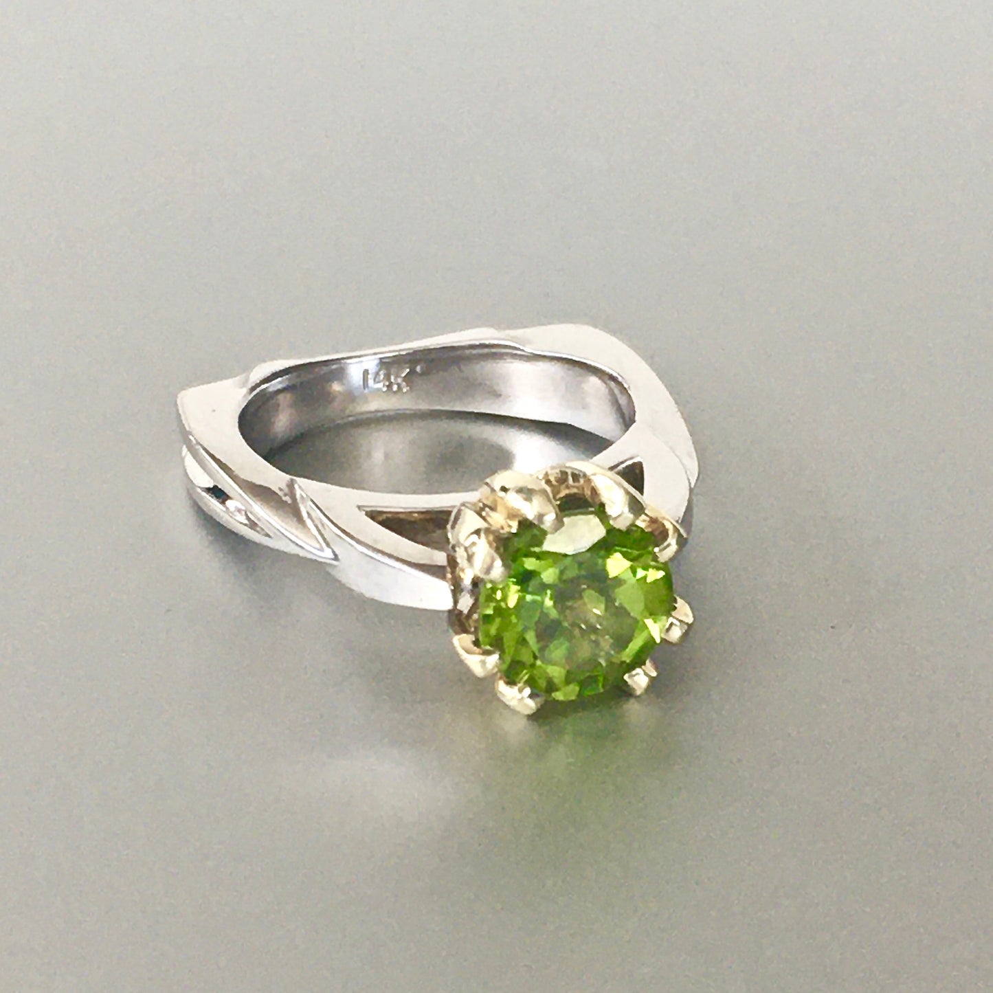 1.89 Flower Finger Peridot Ring