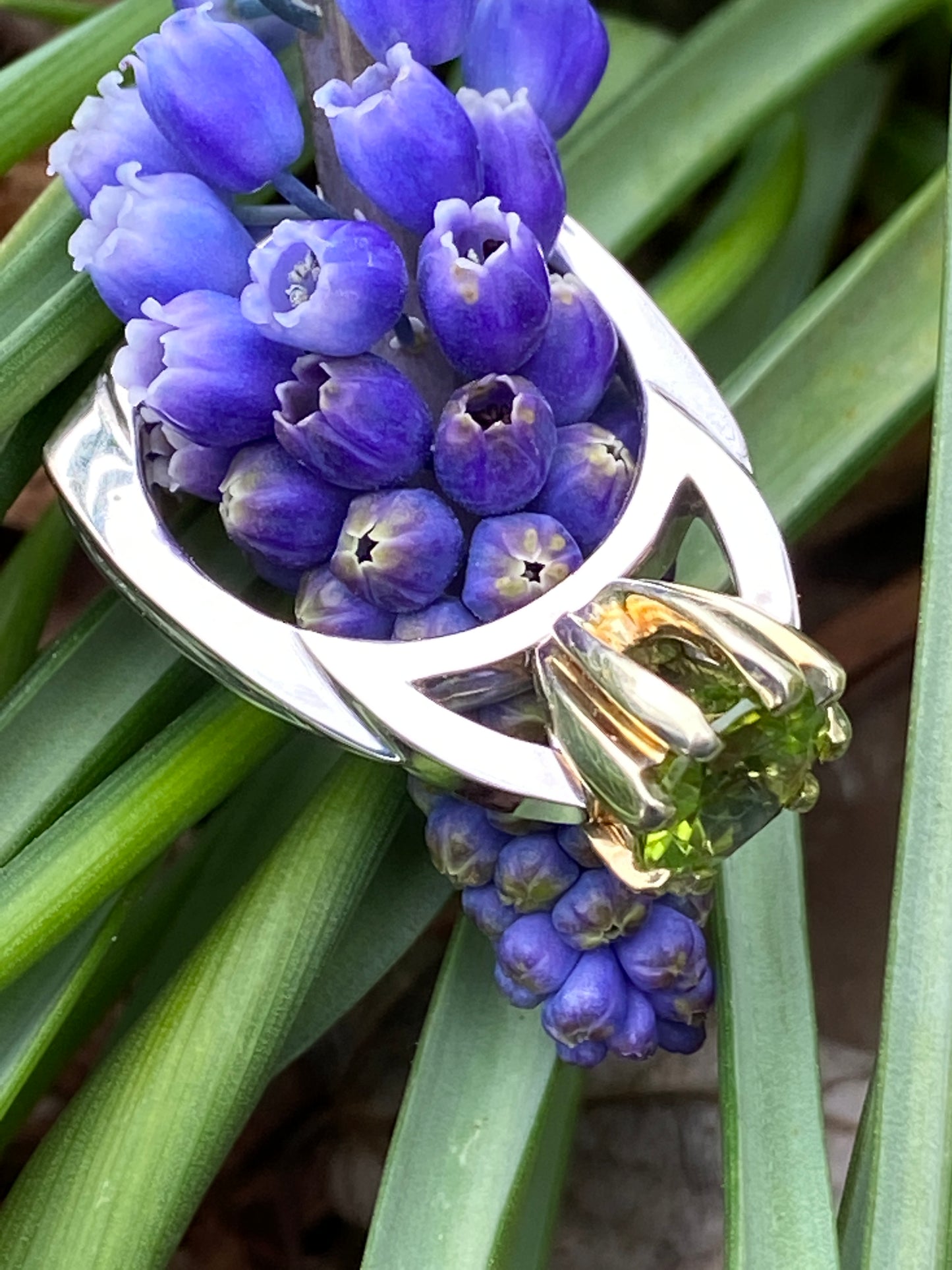 1.89 Flower Finger Peridot Ring